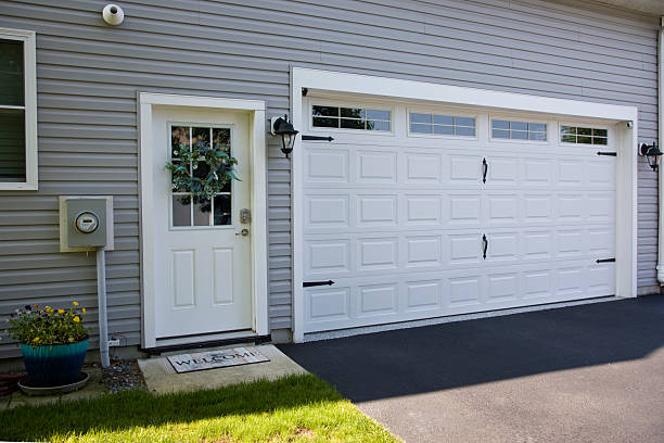24/7 Emergency Garage Door Panel Replacement experts in Maria Stein, OH